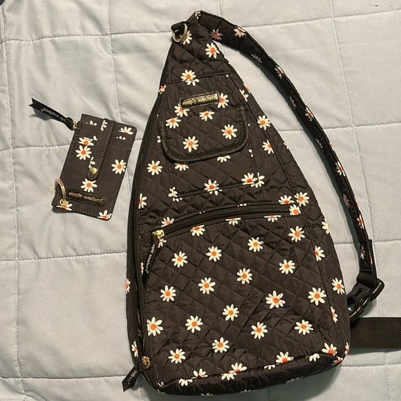 Simply Southern Handbags - Simply Southern daisy patterned chest bag and card holder